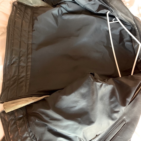 USA made Vintage Leather Motorcycle Jacket - Picture 5 of 8